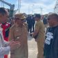 Mocamad Djumari (kiri) Kepala UPP Kelas III Sapeken, Sumenep bersama Forkopimka Sapeken saat pelepasan arus balik gratis di Pelabuhan Sapeken, Sumenep, Selasa, 16 April 2024 (salamnews.id/istimewa)