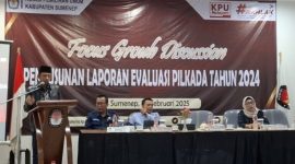 KPU Sumenep saat menggelar Forum Group Discussion (FGD) terkait penyusunan laporan evaluasi Pilkada 2024. (salamnews.id/istimewa)