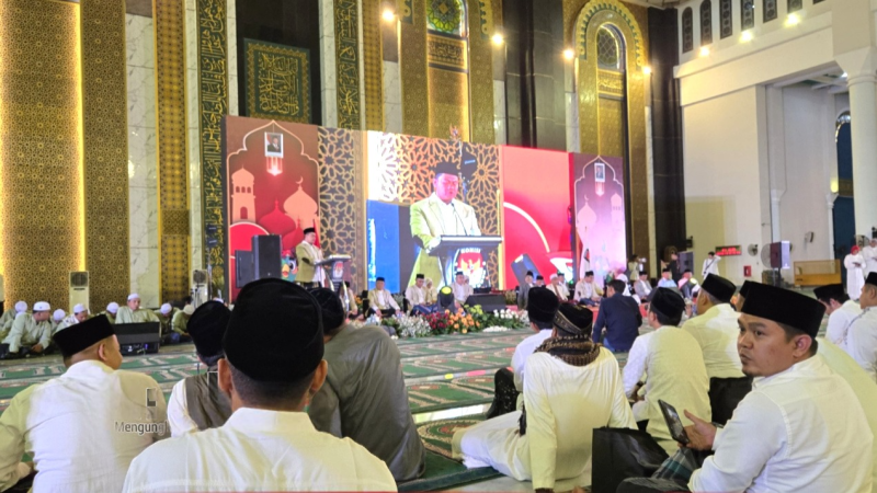 Potret Ribuan PPK Ikuti Do'a Bersama KPU Jatim di Surabaya. . (salamnews.id/istimewa)