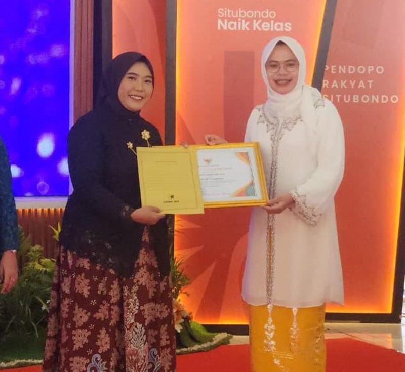 Pengabdian Tanpa Henti, Bella Dwi Indah Sari Terima Penghargaan Gender Champion Situbondo