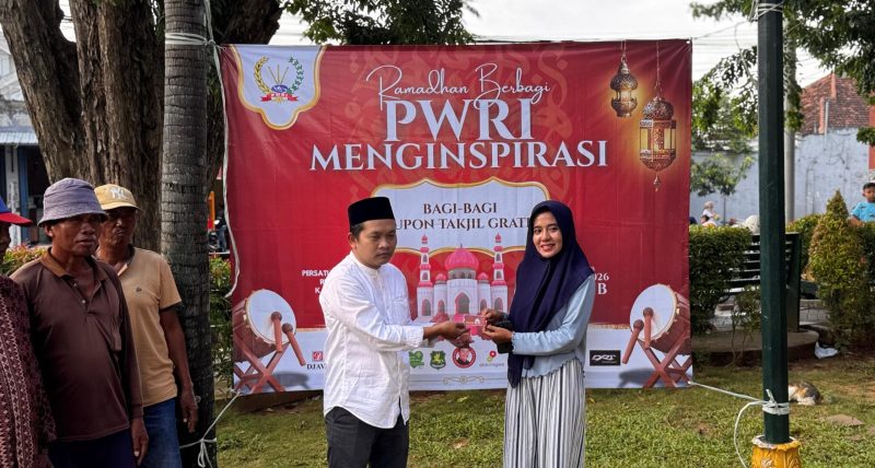 PWRI Sumenep Gelar Bagi Takjil Gratis di Tajamara