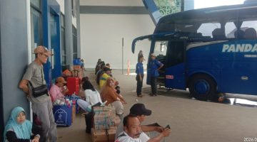 Terminal Arya Wiraraja Sumenep Ramai, Arus Balik Lebaran Masih Tinggi
