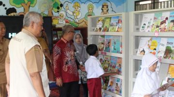 BPRS Bhakti Sumekar Tebar Bantuan Literasi di SDN Pajagalan II, Wujud Komitmen Perkuat Budaya Baca Sejak Dini